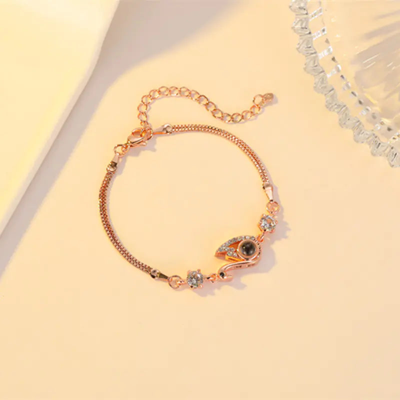 Pulsera de cisne negro con circonitas para una declaración de moda