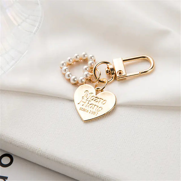 Elegant Peach Heart Shell Pendant Key Chain with Pearl